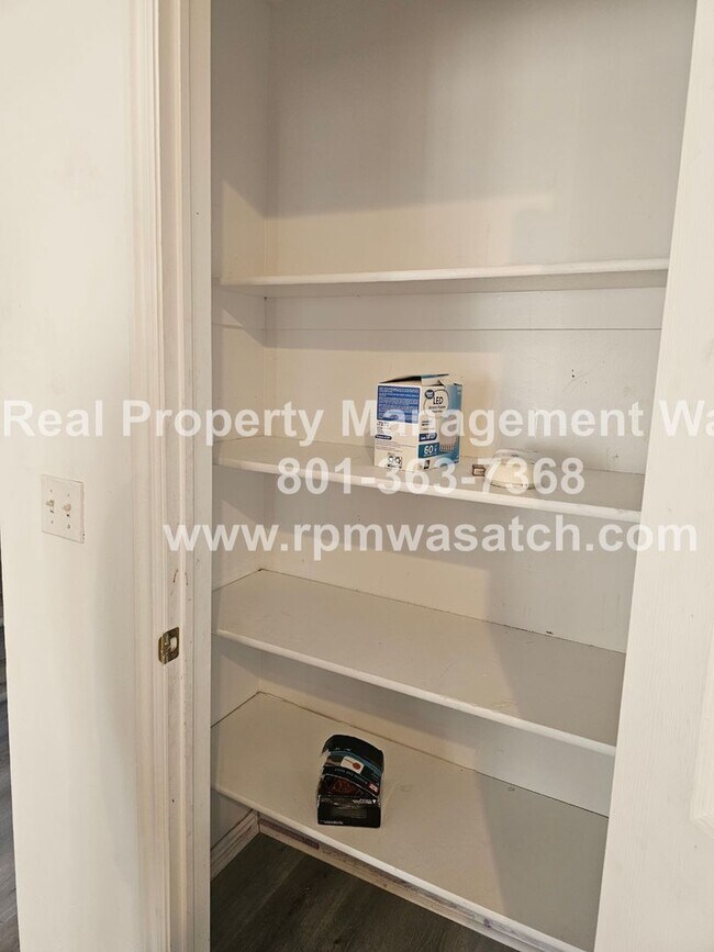 Building Photo - Perfect Multi Level home in West Vally City Utah