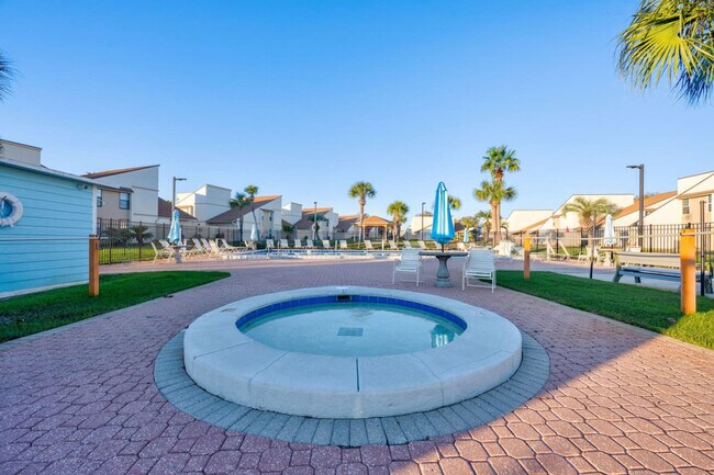 Building Photo - 17462 Front Beach Rd