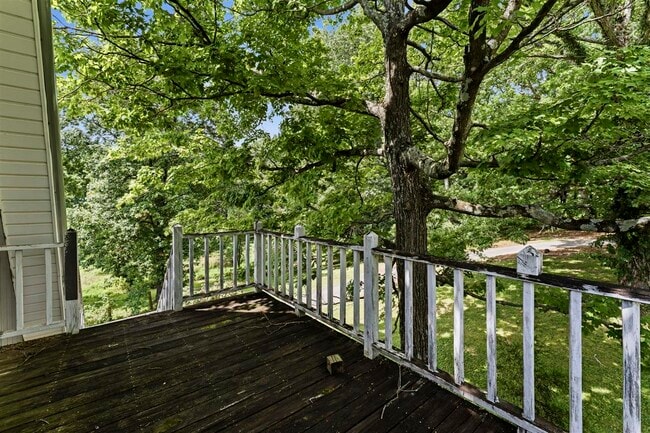 Building Photo - 168 Halfway Rd
