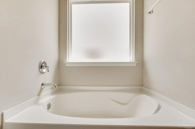 Building Photo - 8605 Bucklebury Dr