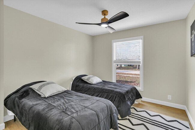 Building Photo - Charming 3-Bedroom Home with Private Backyard Retreat