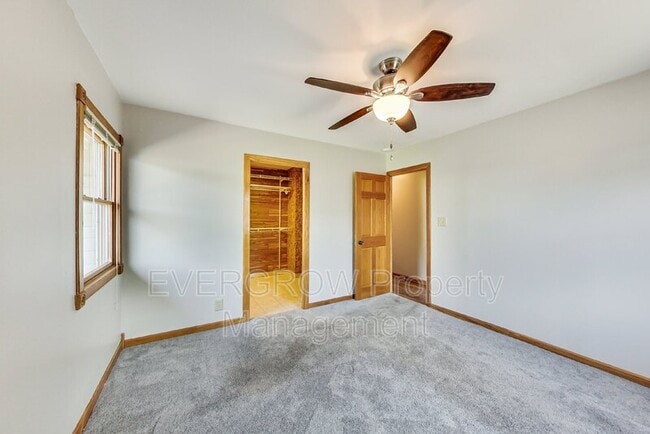 Building Photo - 205 Mooreland Dr