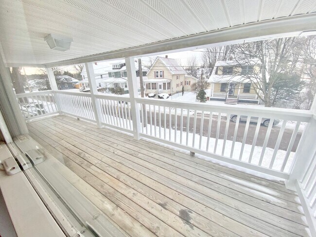 Building Photo - 69 Russell St