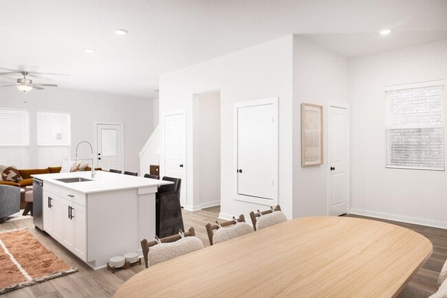 Building Photo - 8350 US-290