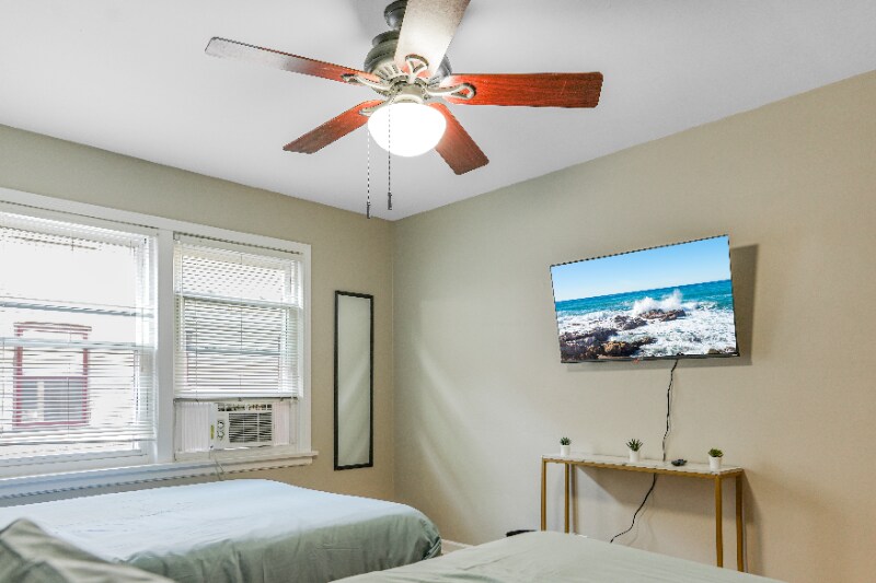 Building Photo - 432 Elmwood Ave