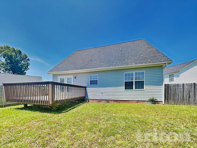 Building Photo - 5204 Halverson Ct