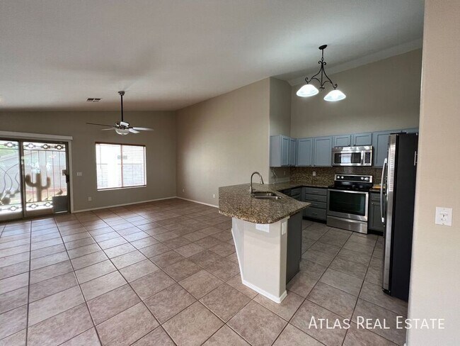 Building Photo - 3028 S Elinore Dr