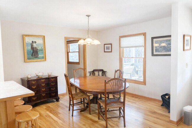 Building Photo - W4604 Palmer Rd