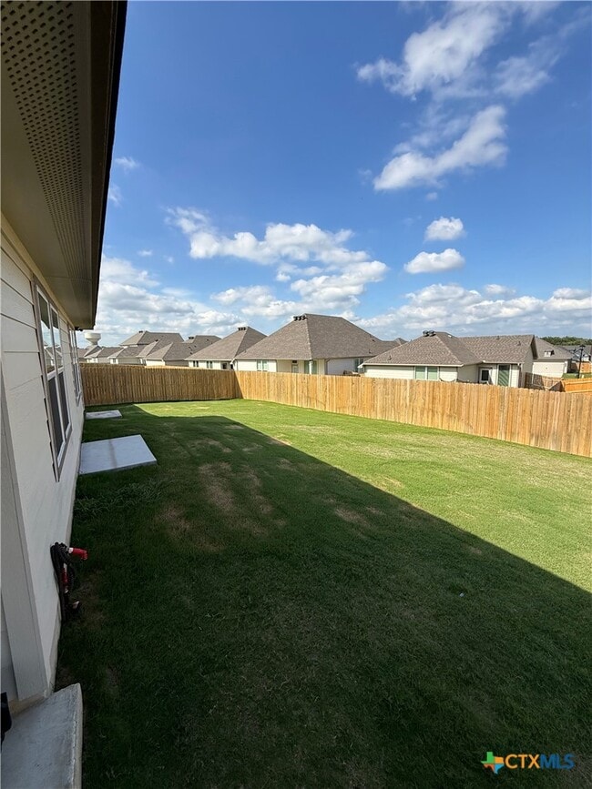 Building Photo - 146 Ellenora Dr