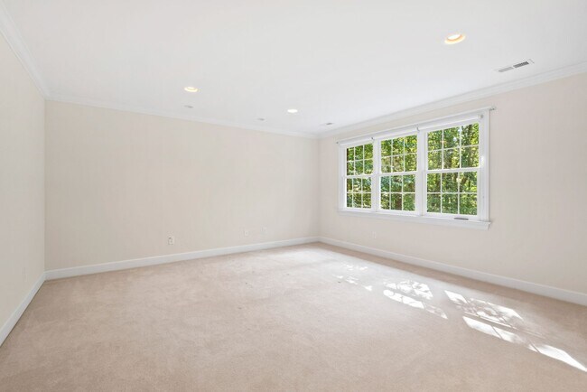 Building Photo - Available early March! Large and Lovely Home in Chapel Hill