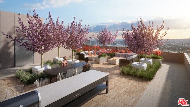 Building Photo - 549 S Harvard Blvd