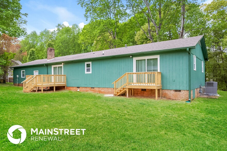 Building Photo - 2324 Pine Forest Dr