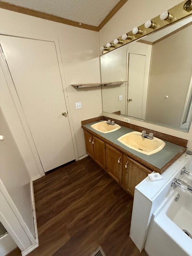 Building Photo - 3 Bed 2 Bath Mobile Home in the Country.