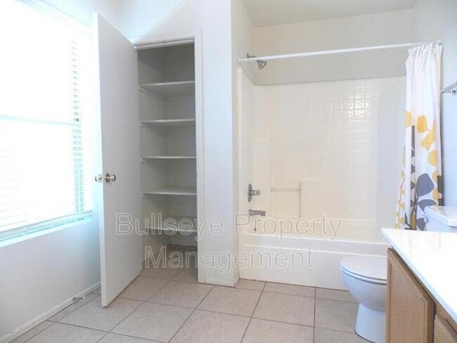 Building Photo - 2767 S Southwind Dr