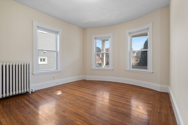 Building Photo - 327 Ashmont St