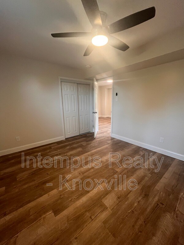 Building Photo - 228 Duzane Dr
