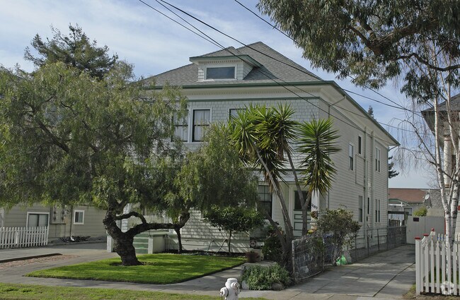 Building Photo - 1087 Park Ave