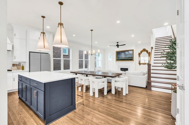 Building Photo - 6007 Camberley St