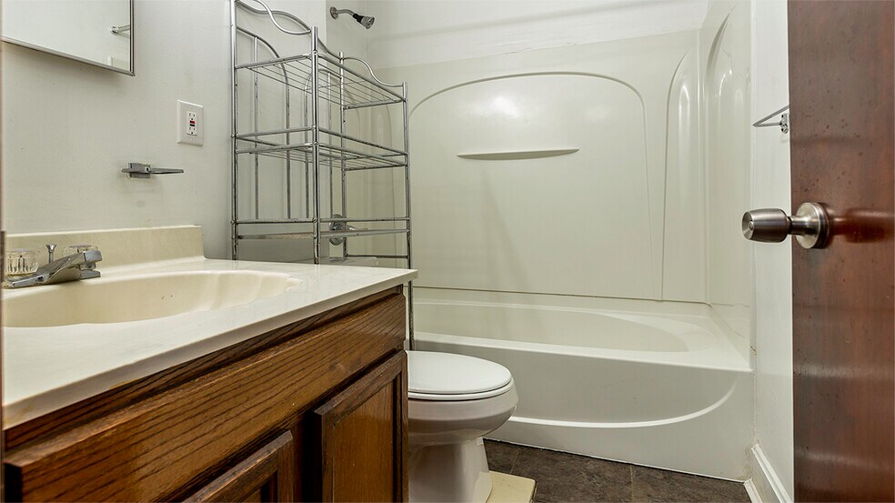 Bathroom - 532 Riddle Rd