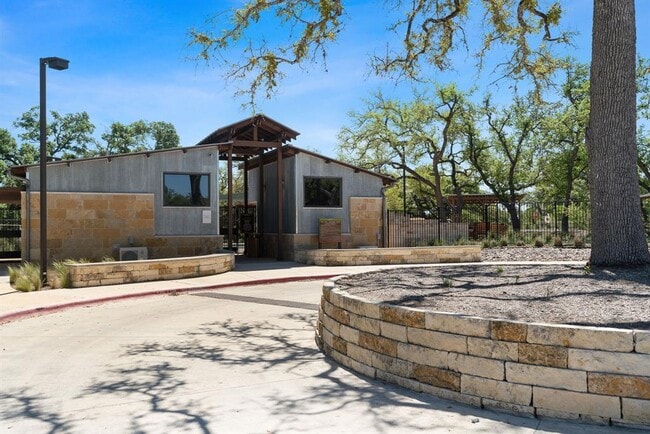 Building Photo - 261 Double L Dr