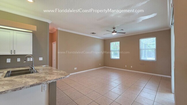 Building Photo - CUTE AND SPACIOUS 3 BEDROOM/ 2 BATH POOL HOME! NORTH PALMETTO! PET FRIENDLY!