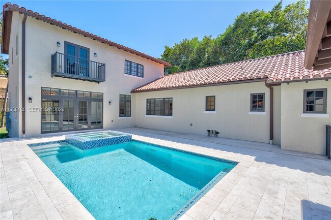 Building Photo - 519 Alhambra Cir