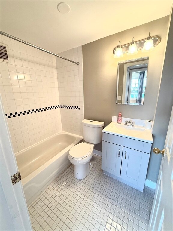 Building Photo - 534 Beacon St