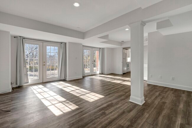 Building Photo - 2817 Blair Blvd