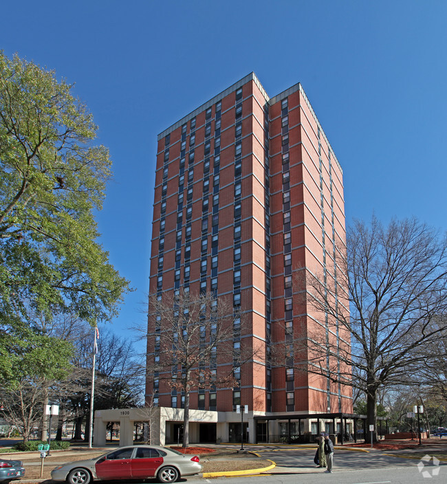 Building Photo - Marion Street High Rise