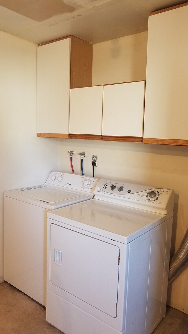 Primary Photo - 1012-1013 13th St Ct NW