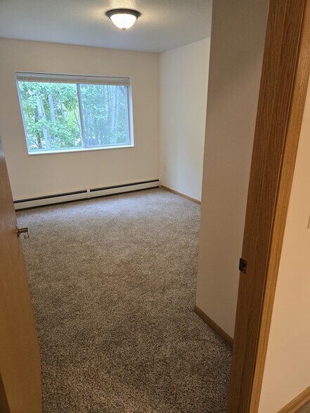 Building Photo - 1215 Golf Course Rd