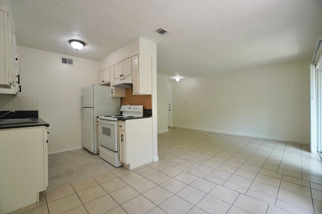 Building Photo - 2906 Sweeney Ln