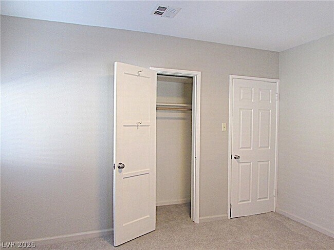 Building Photo - 405 S 15th St