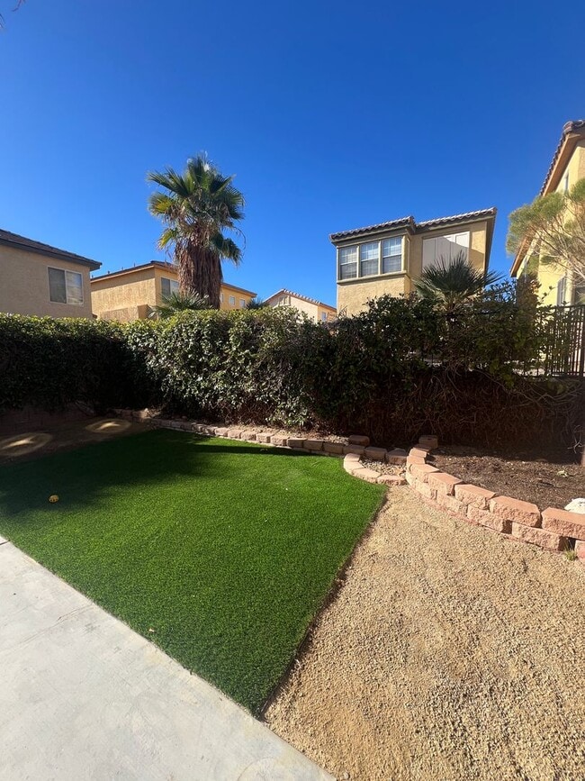 Building Photo - Stunning 3 bedroom home in a gated community!