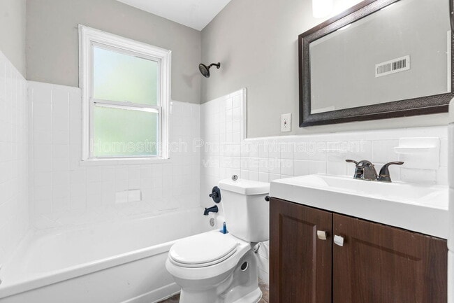 Building Photo - 2633 Avie Dr