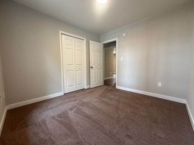 Building Photo - Rancher style home