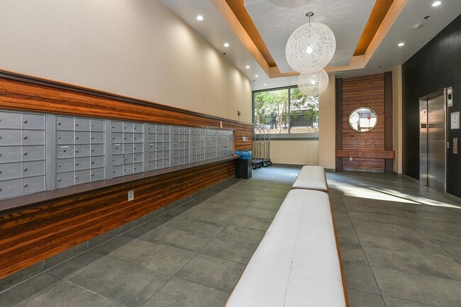 Building Photo - 800 Jackson St