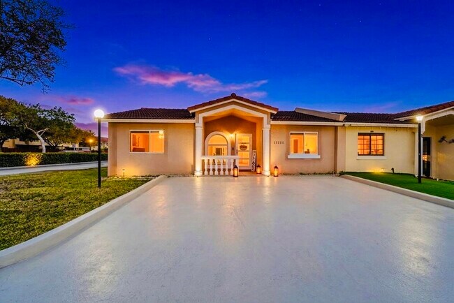 Building Photo - 17255 NW 72nd Ct