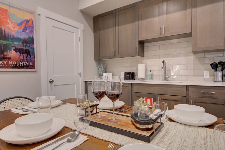 Building Photo - 110 W Beall St