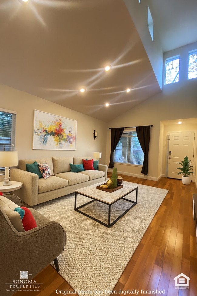 Building Photo - Lovely Updated 3BD/2.5BA Home Located In Fryer Creek!