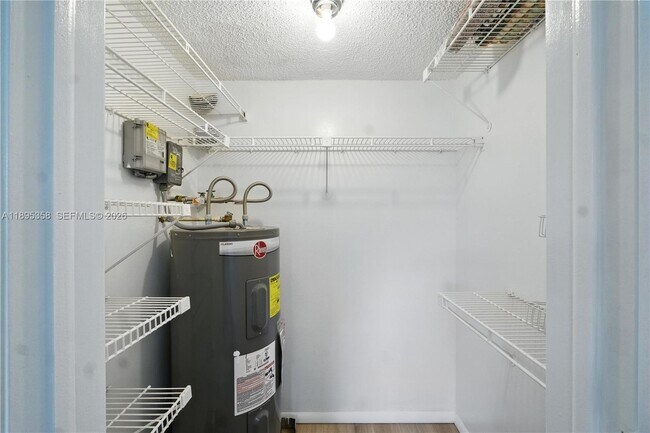 Building Photo - 3850 Oaks Clubhouse Dr