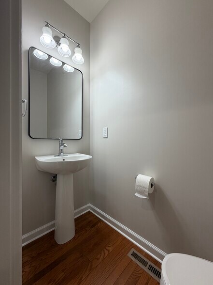 Building Photo - 281 Sterling Dr