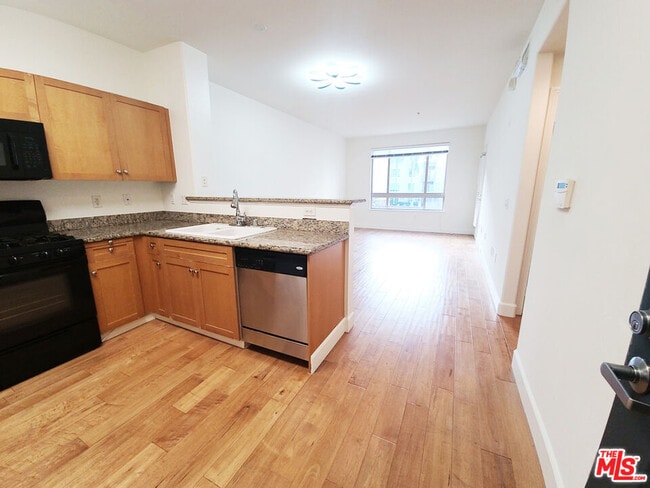 Building Photo - 100 S Alameda St