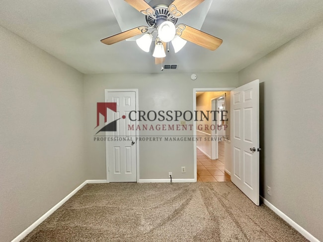 Building Photo - COMING SOON! 3 Bedroom 2 Bath in Flint!