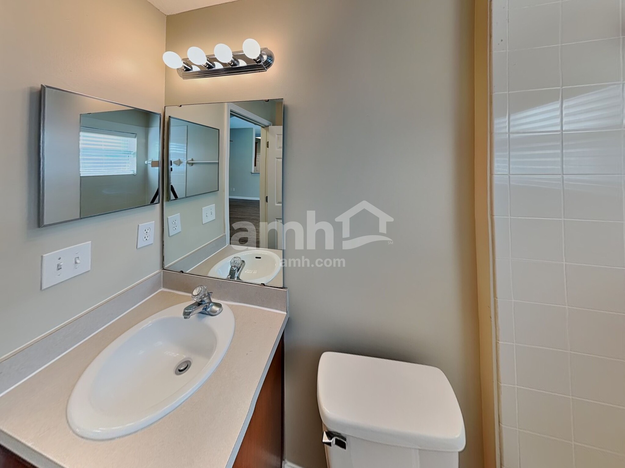 Building Photo - 14021 Golden Eagle Dr