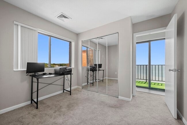 Building Photo - 295 Lynn Shore Dr