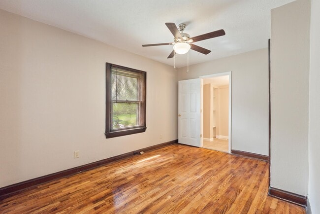 Building Photo - 4021 Porter Ave