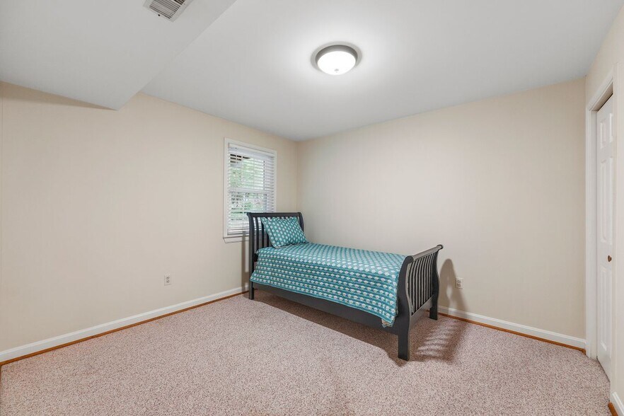 Building Photo - 12135 Little Patuxent Pkwy