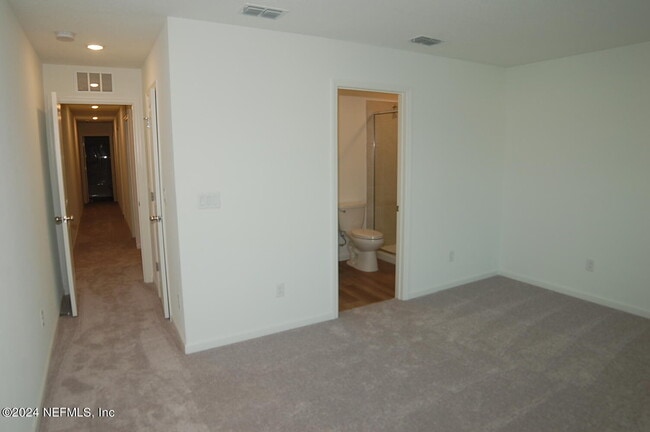 Building Photo - 689 Holly Lks Dr