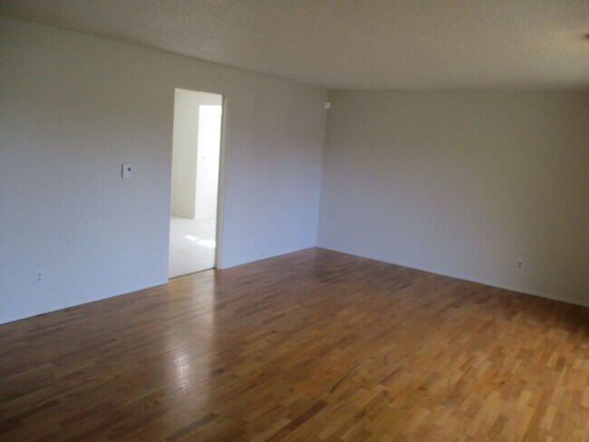 Building Photo - 3 Bedroom Rambler in Downtown Gig Harbor